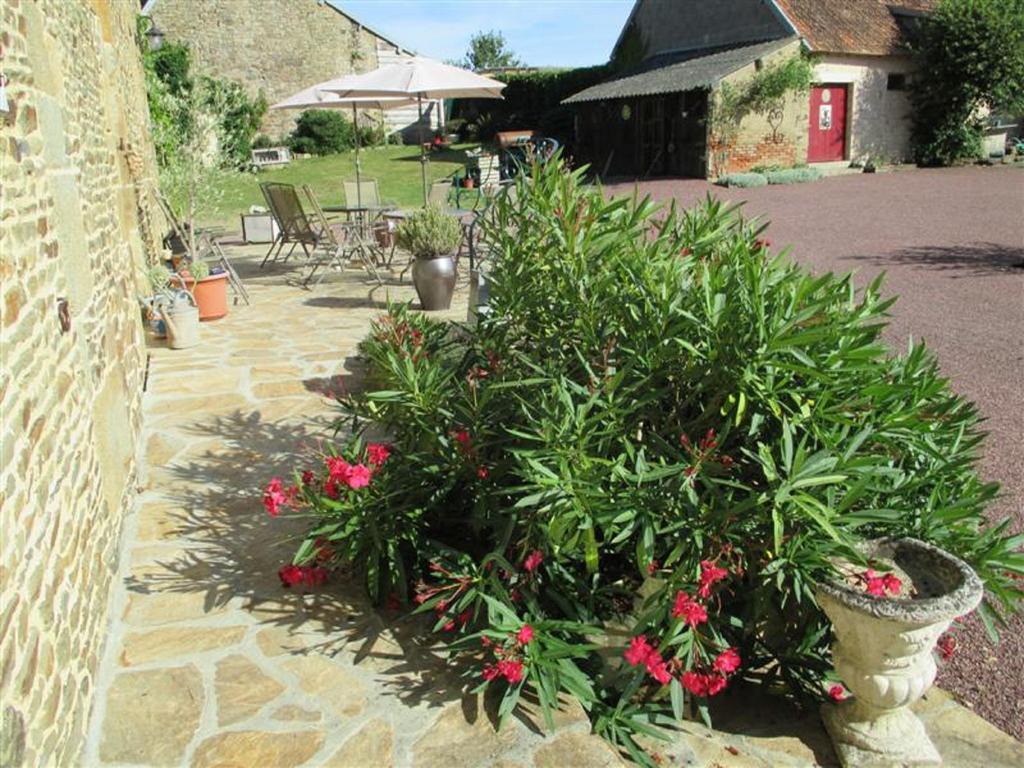 Bed and Breakfast Les Sources Poilley  Экстерьер фото